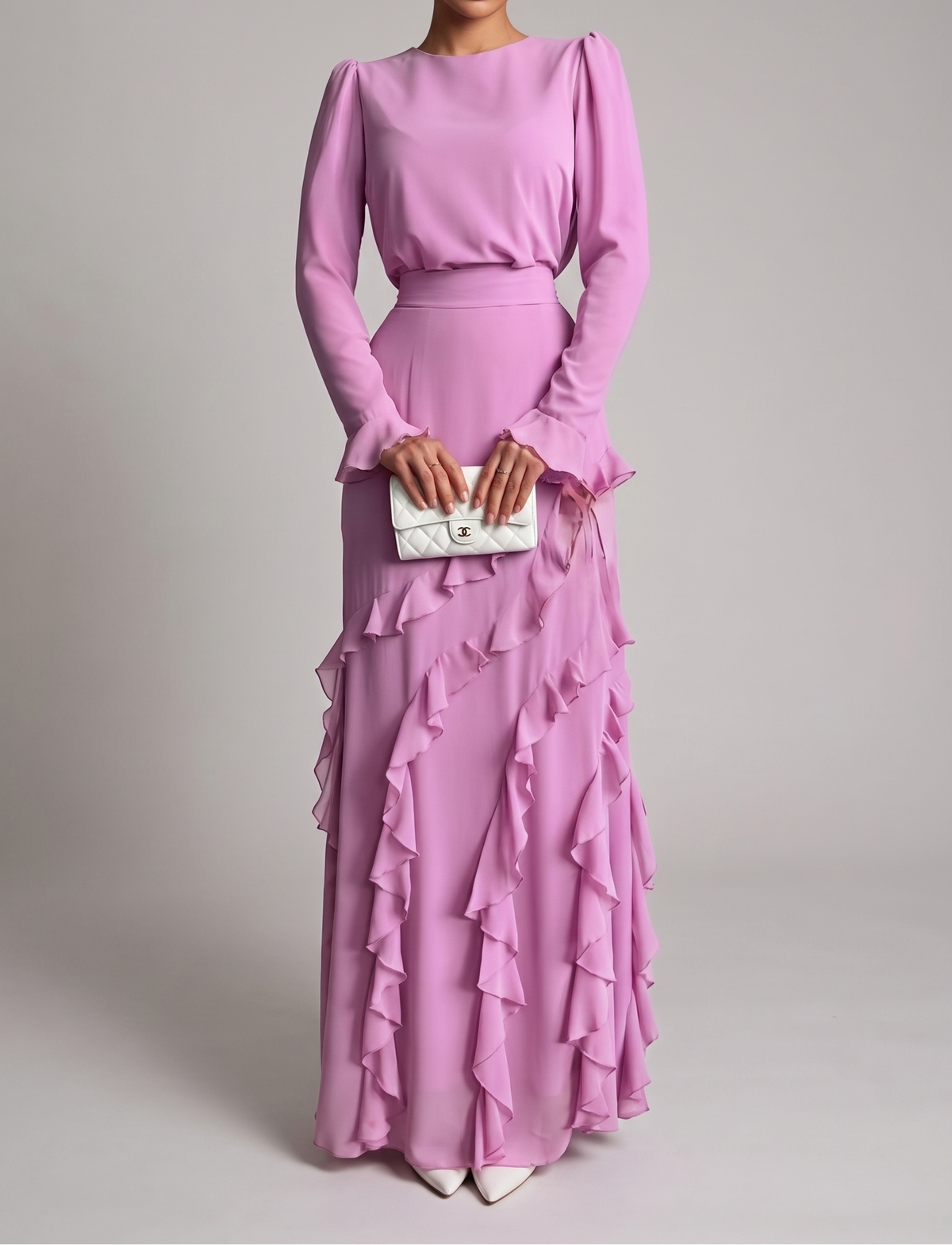 Tailliertes Maxikleid mit Volants
