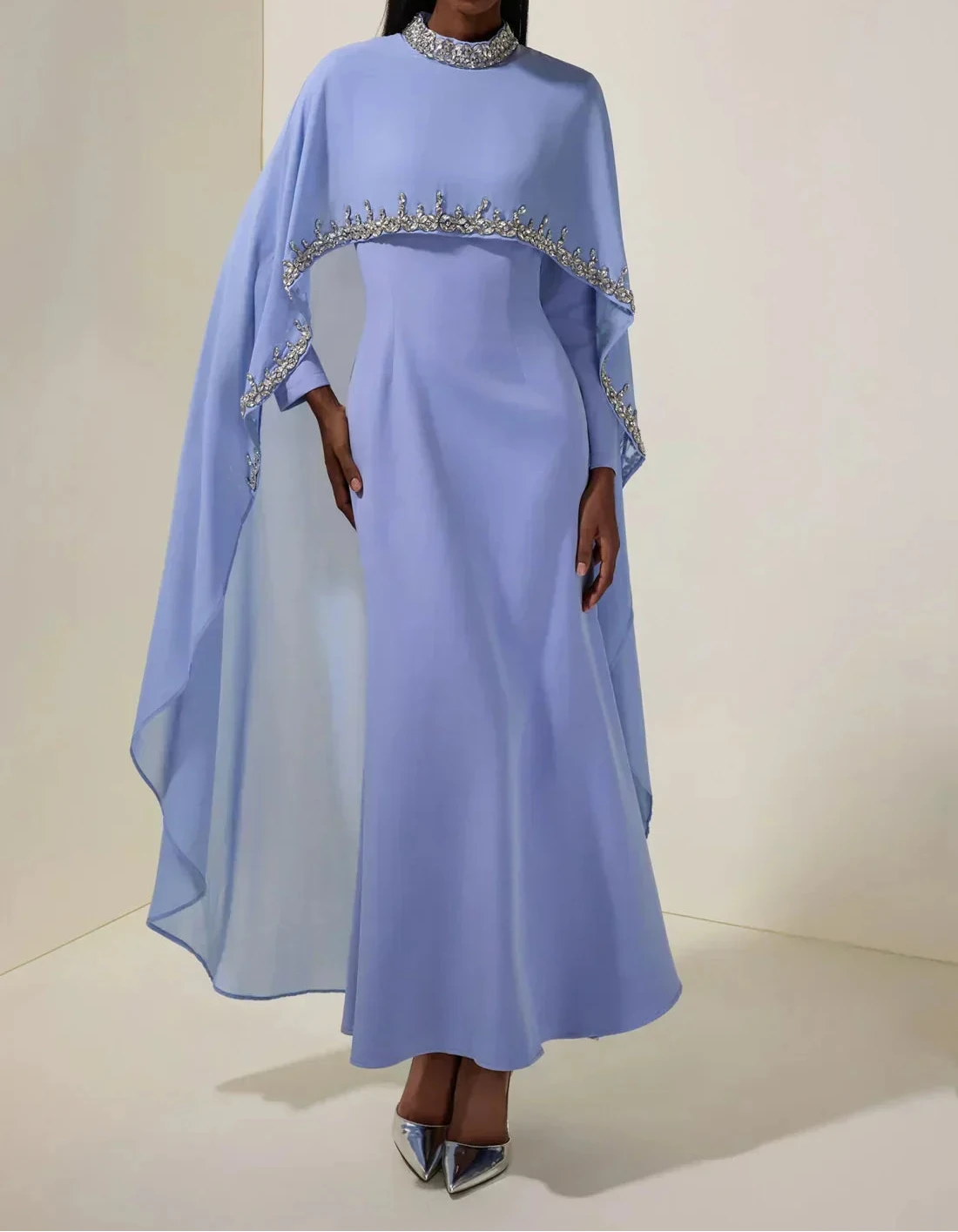 Elegante Abaya aus Satin mit Verzierung