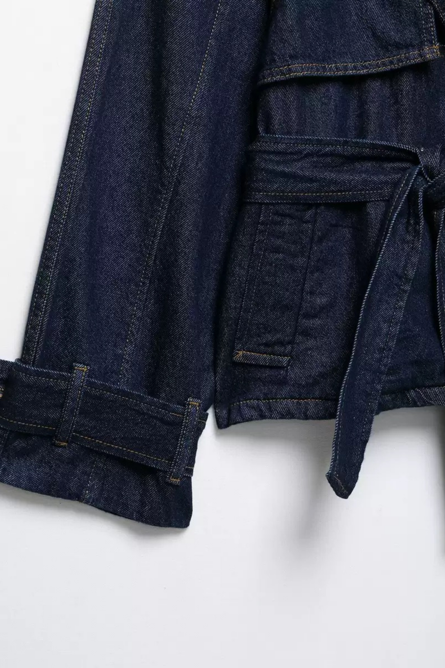 Jeansjacke mit Gürtel