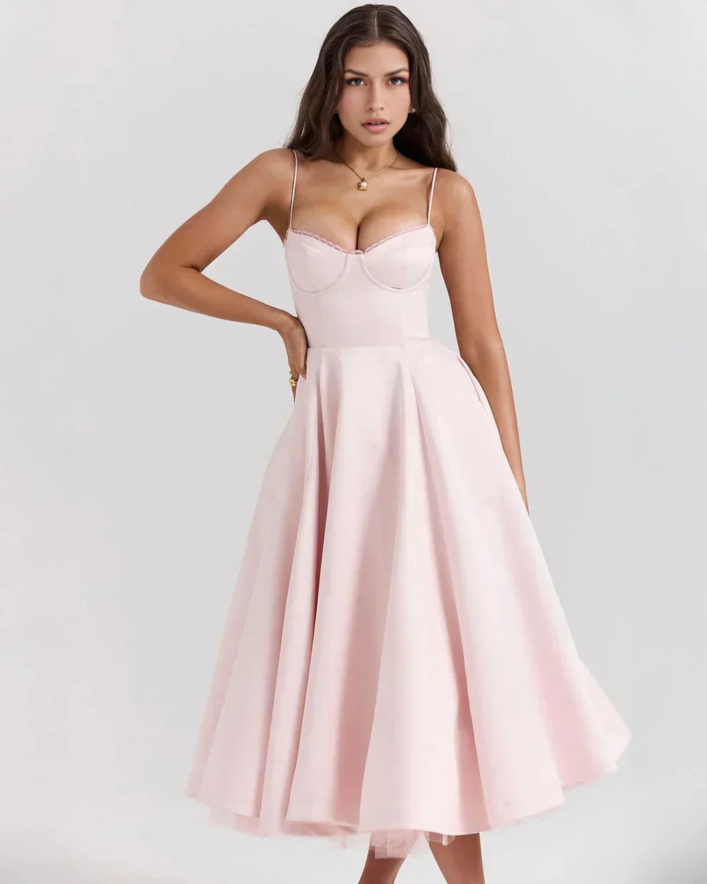 Ausgestelltes Abendkleid