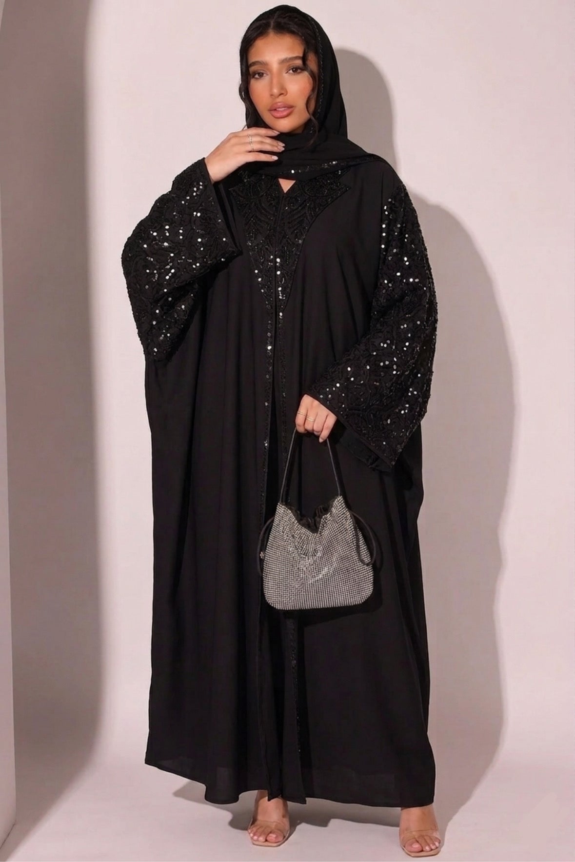 Noir Abaya mit Strass und Tuch
