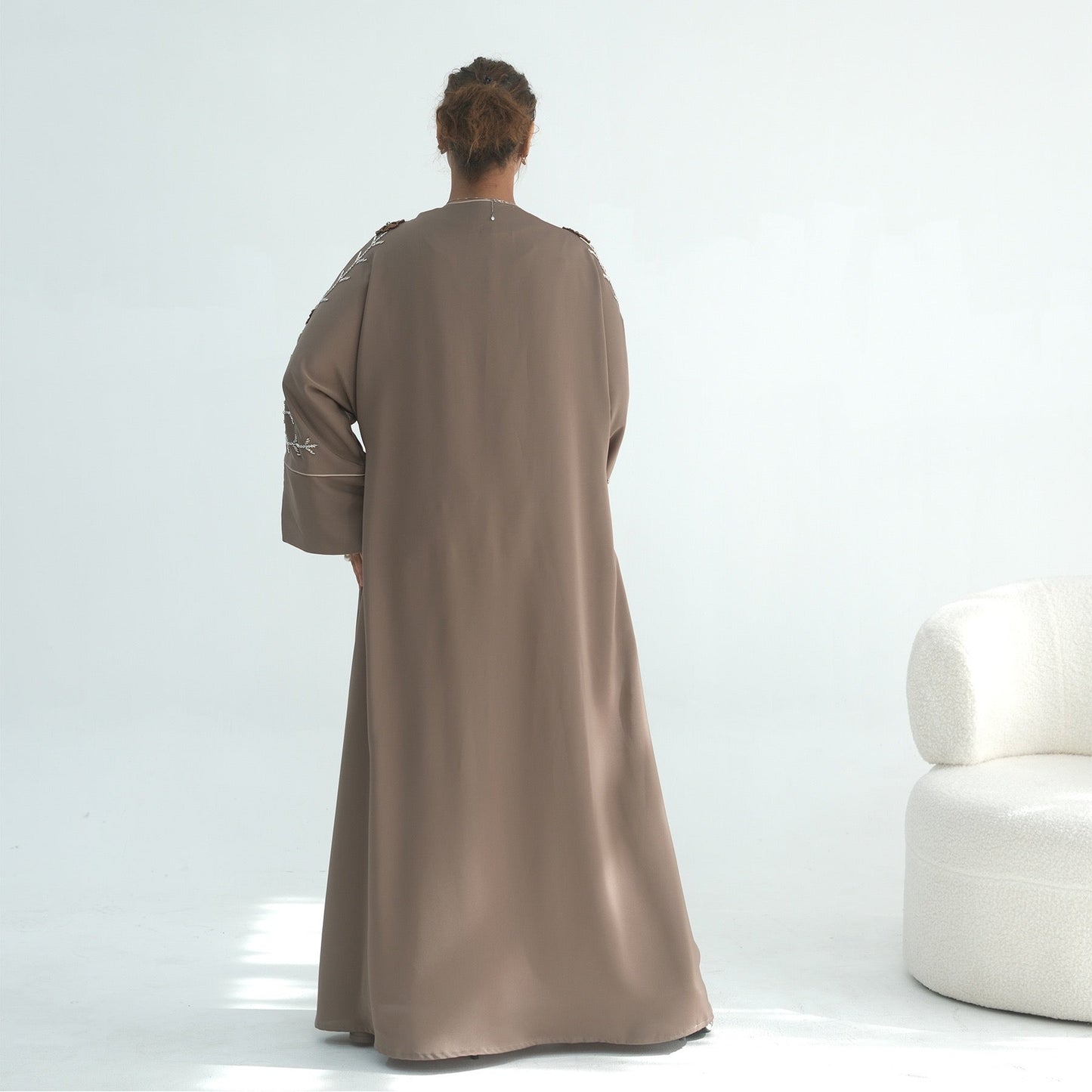 Bestickter Kimono mit Blumenmuster