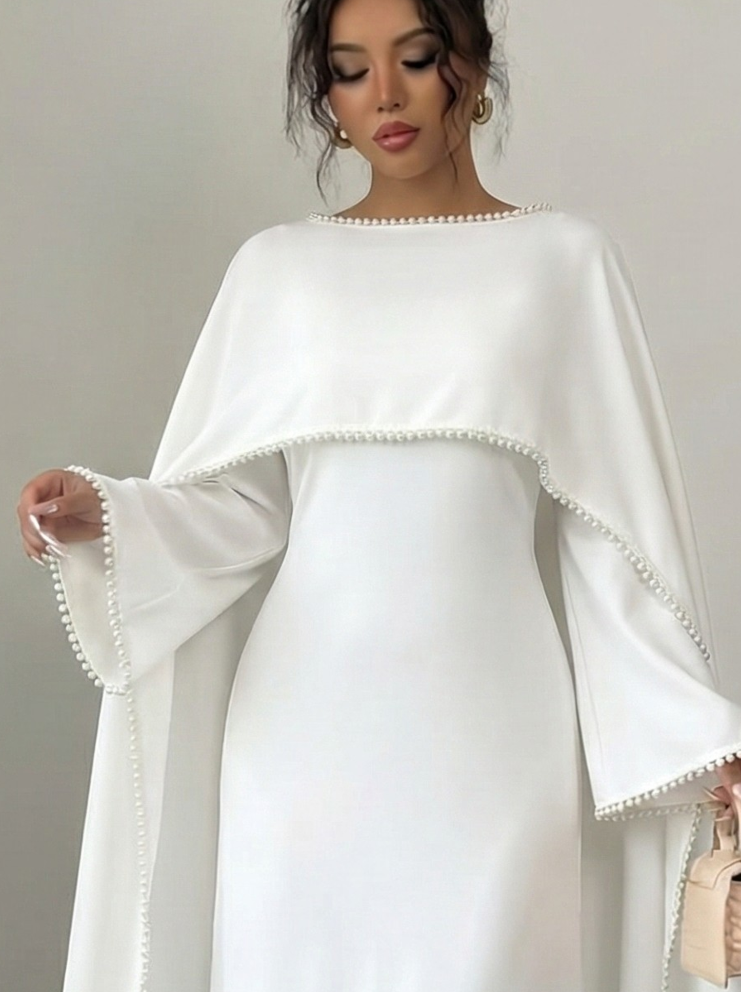 Abaya mit Perlenbesatz