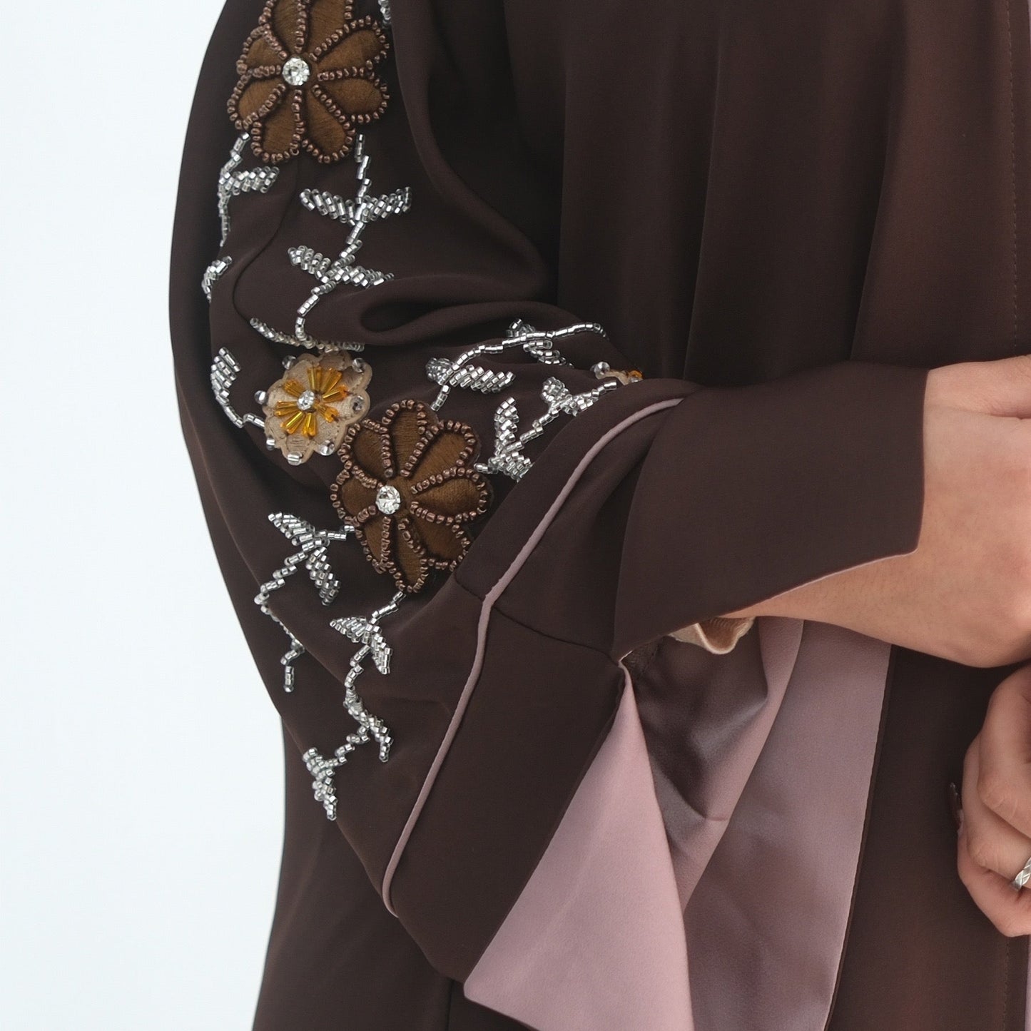 Bestickter Kimono mit Blumenmuster