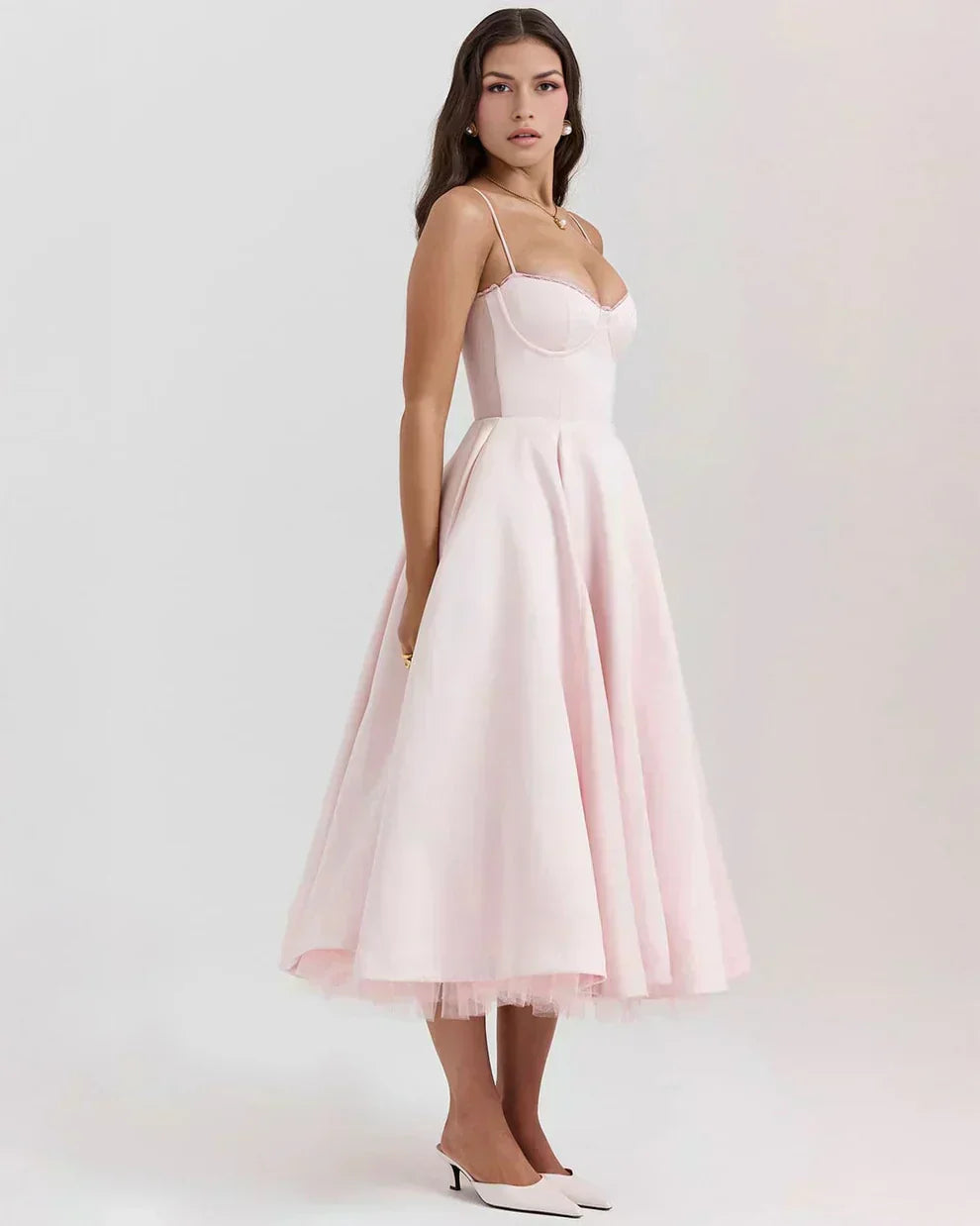 Ausgestelltes Abendkleid