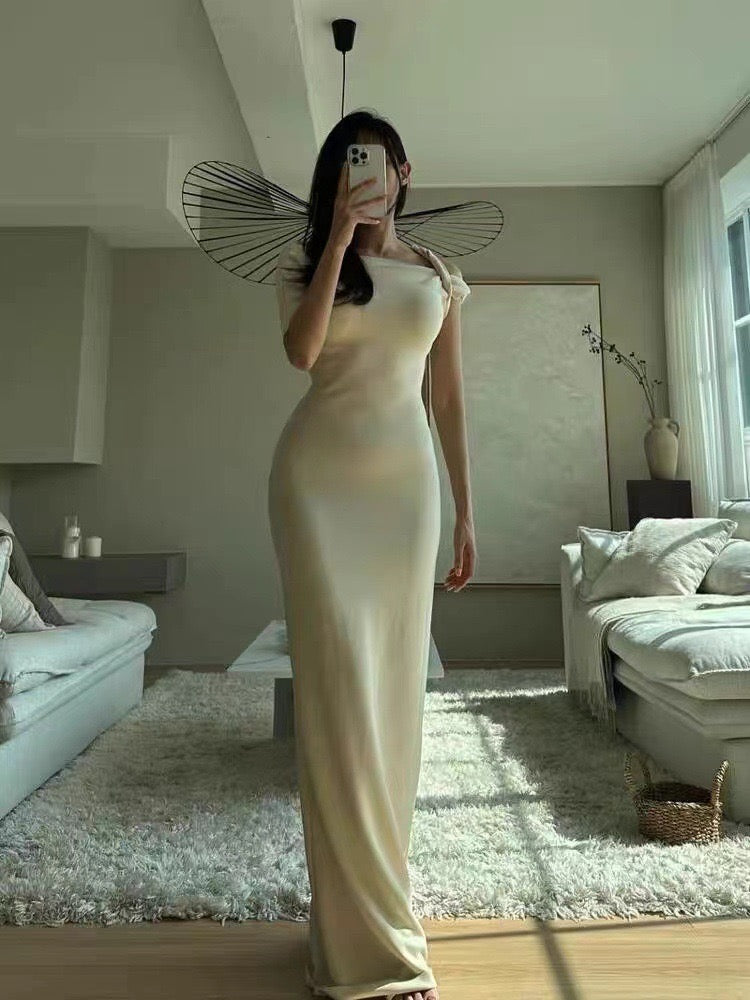 One-Shoulder Maxikleid