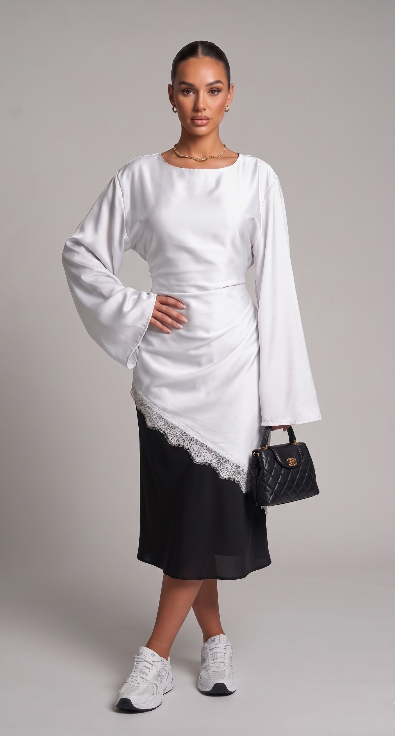 Tunika aus Satin mit Spitze