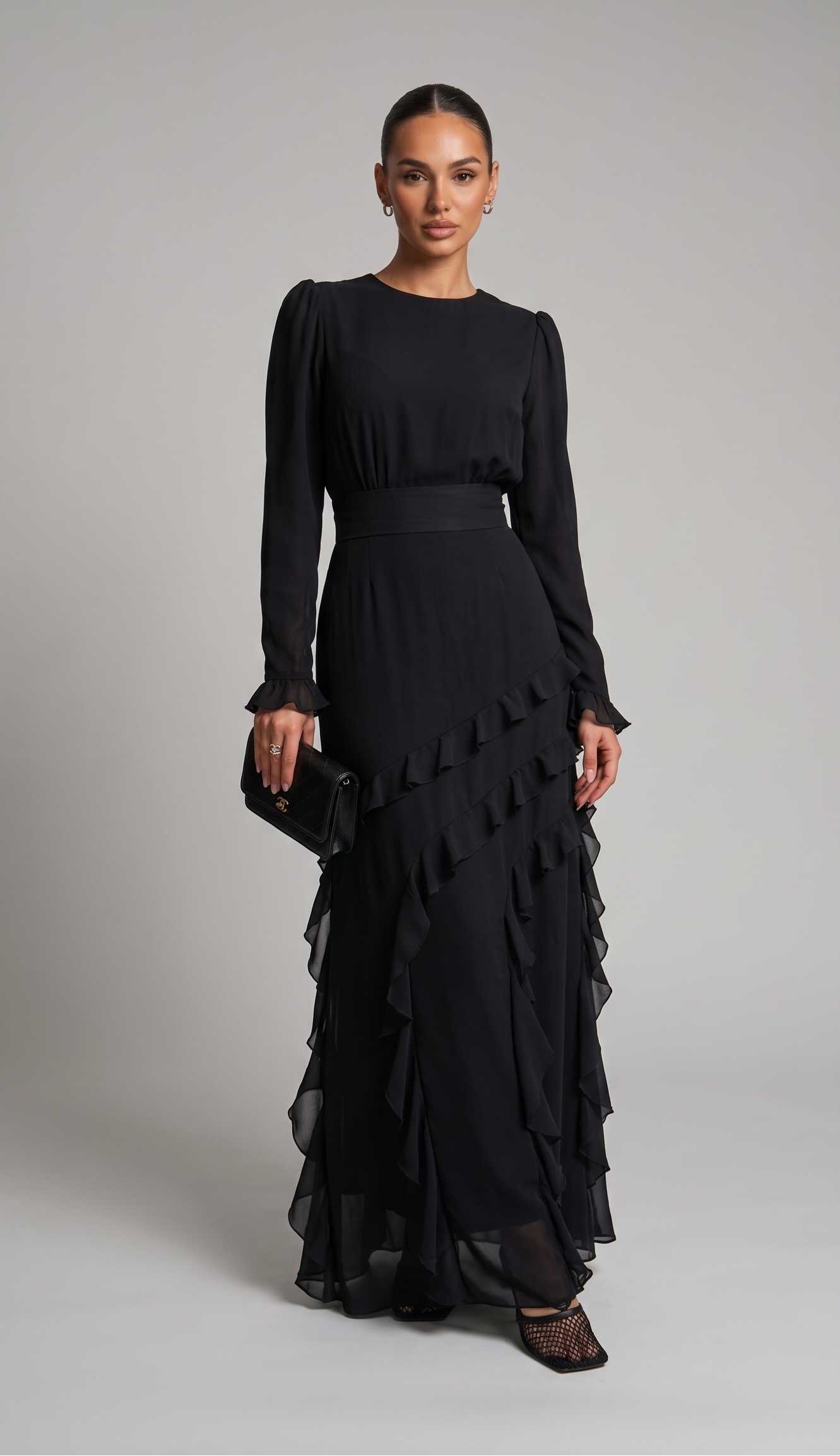 Tailliertes Maxikleid mit Volants