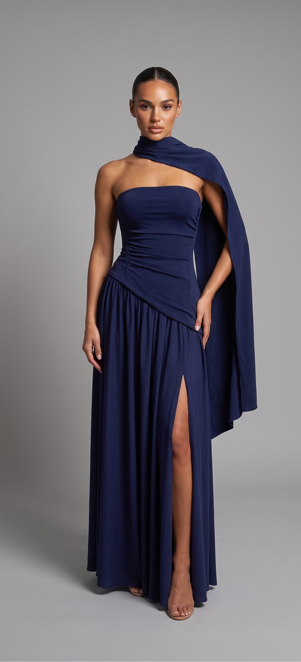 Elegantes Maxikleid mit Schal