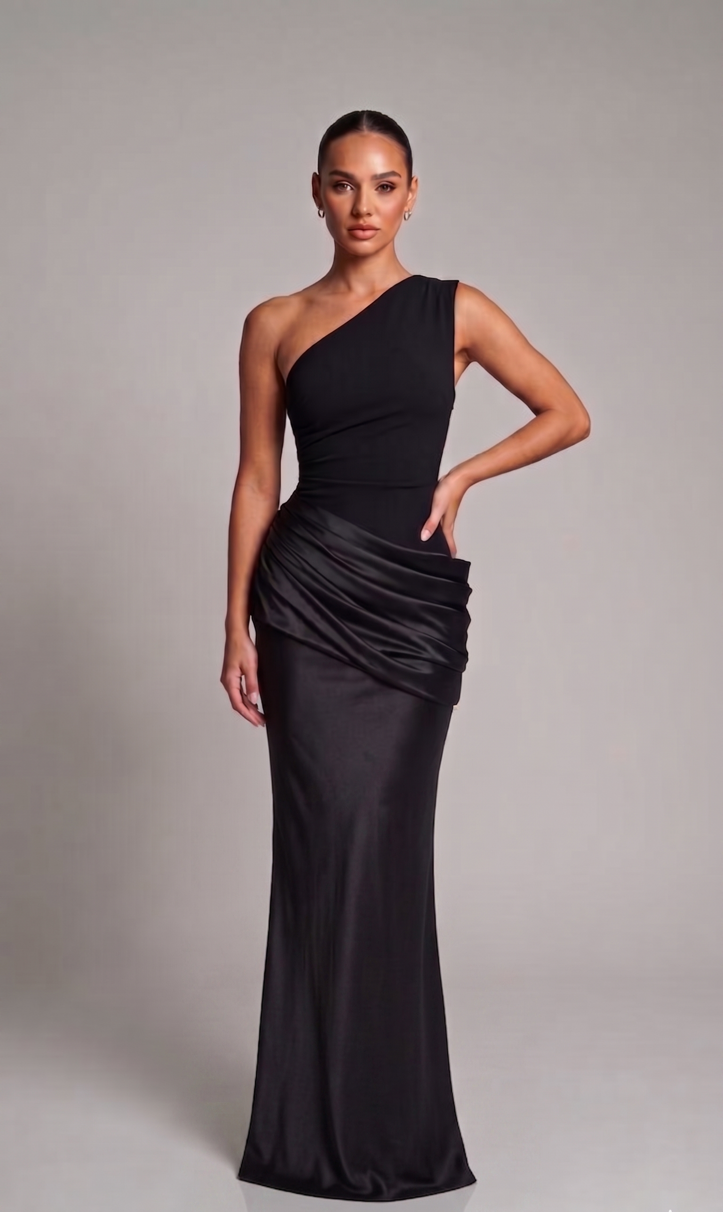 Elegantes One-Shoulder-Kleid