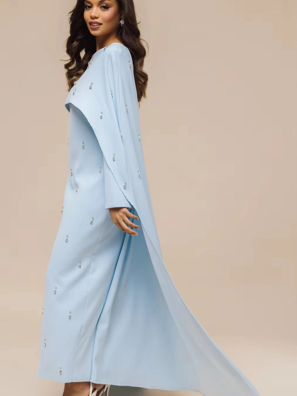 Abaya mit Cape und Applikationen