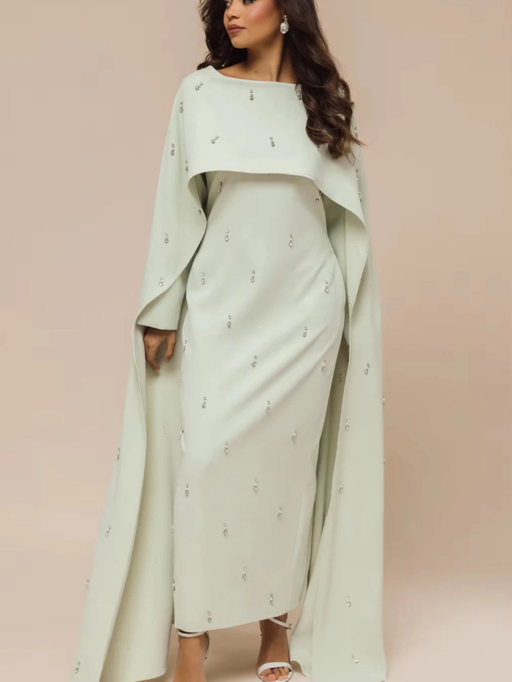 Abaya mit Cape und Applikationen