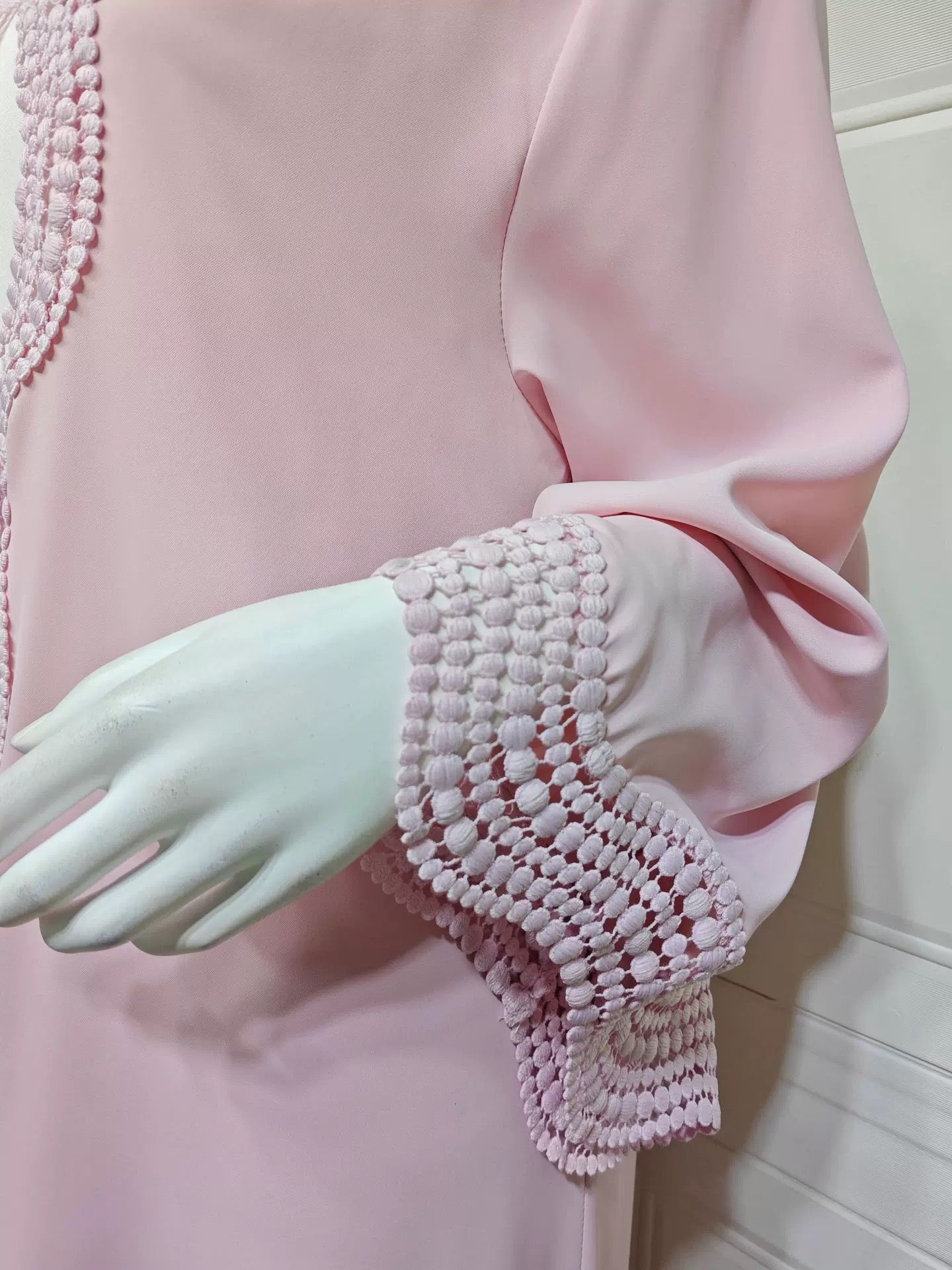 Eleganter Kimono mit Verziehrung