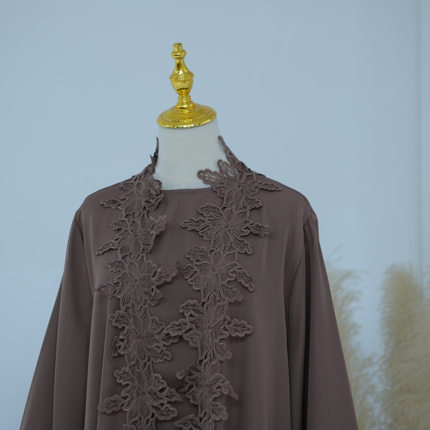 Kimono mit Spitzebesatz