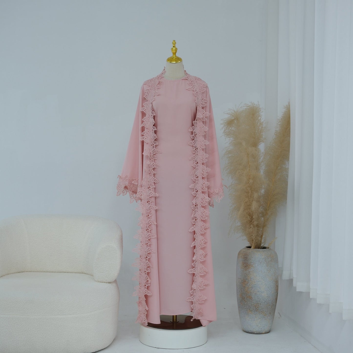 Kimono mit Spitzebesatz