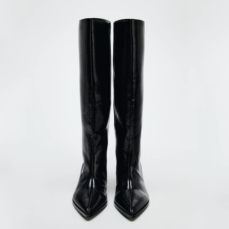 Kitten-Heel Stiefel