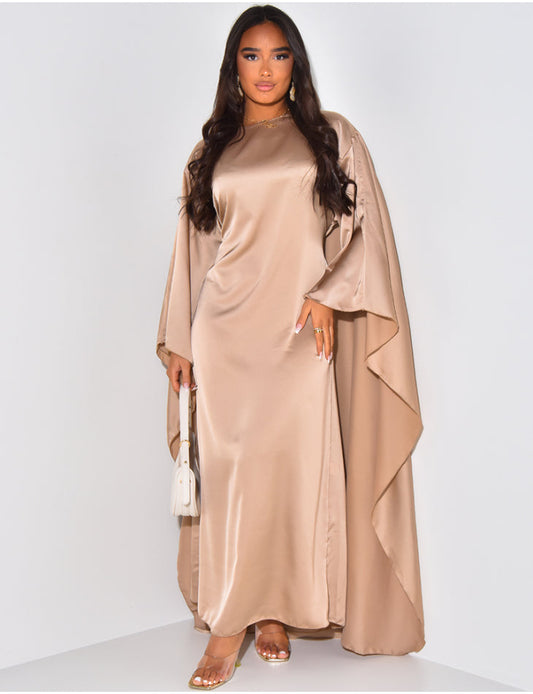 Kleid aus Satin mit Umhang